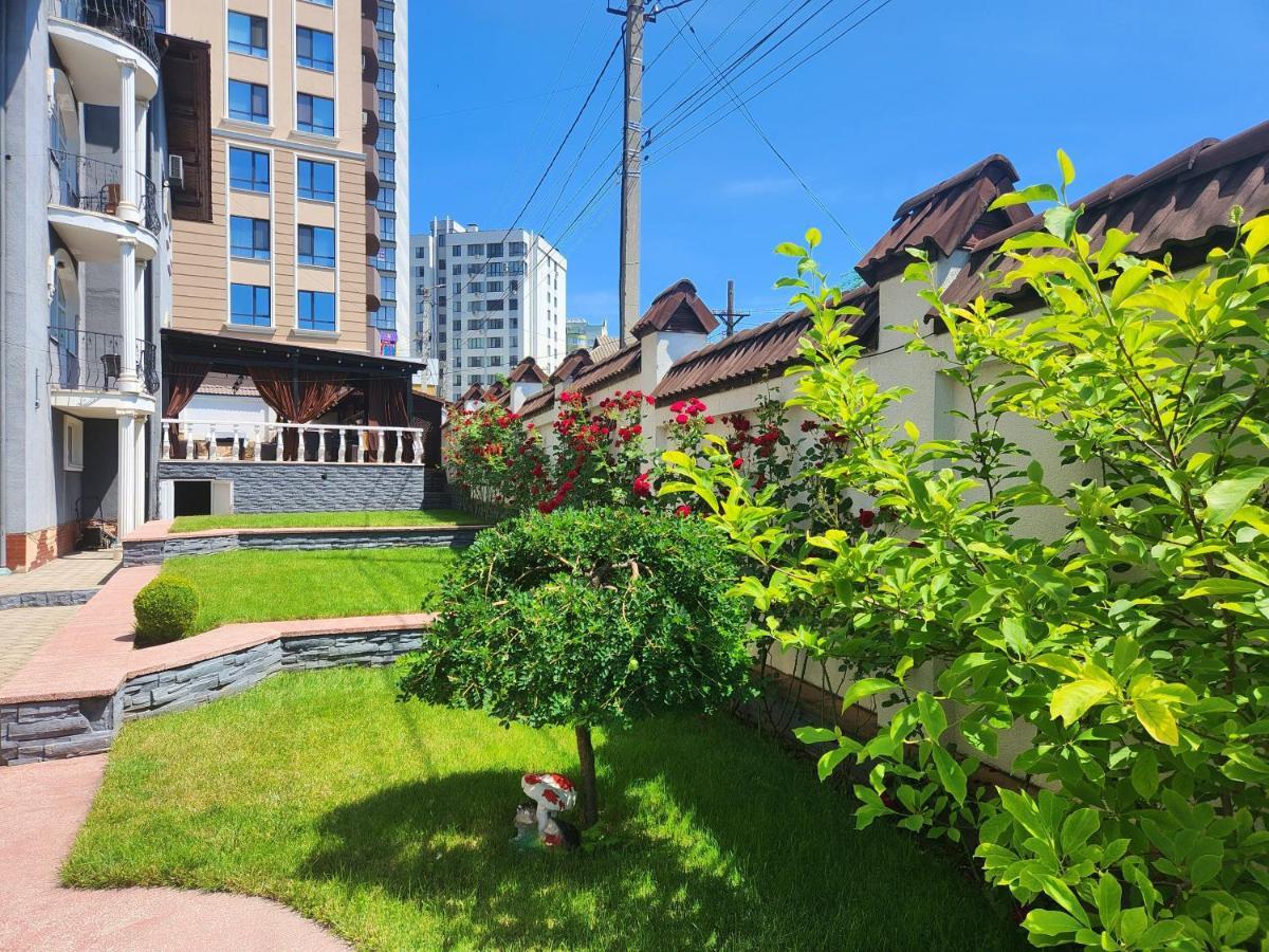 Shadow Boutique Hotel & Spa Chişinǎu Buitenkant foto
